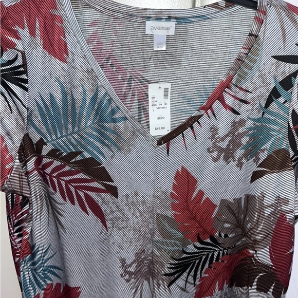 Avenue Red and Gray Relaxed Short Sleeve T-Shirt - Picture 2 of 2